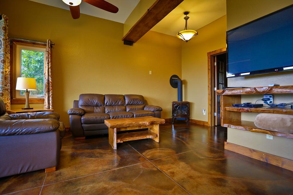 Baycrest Lodge Homer Εξωτερικό φωτογραφία